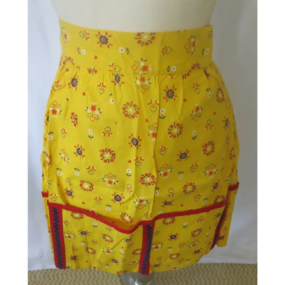 VINTAGE 1950/1960 Apron Handmade Heart Flower Yellow/Red Cottage Retro Farmhouse